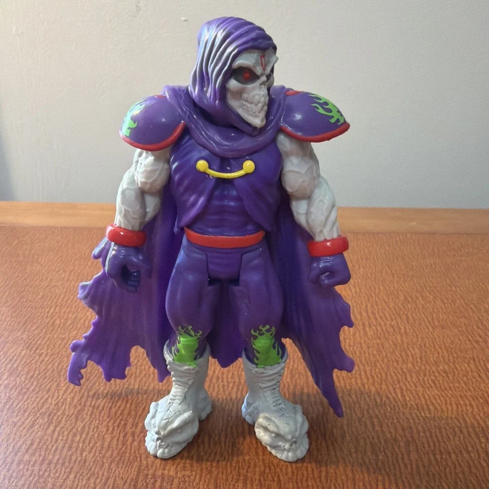 Monster Jam Creatures Grave Digger (Grim) Action Figure 5